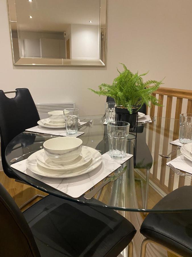 לידס Modern 2 Bed Apartment With Juliet Balcony - Dhb Stays מראה חיצוני תמונה