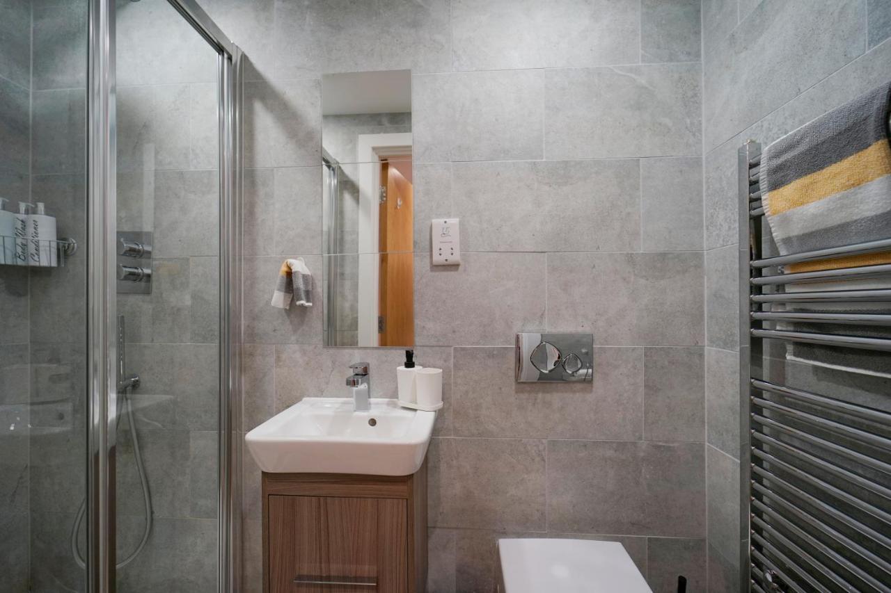 לידס Modern 2 Bed Apartment With Juliet Balcony - Dhb Stays מראה חיצוני תמונה